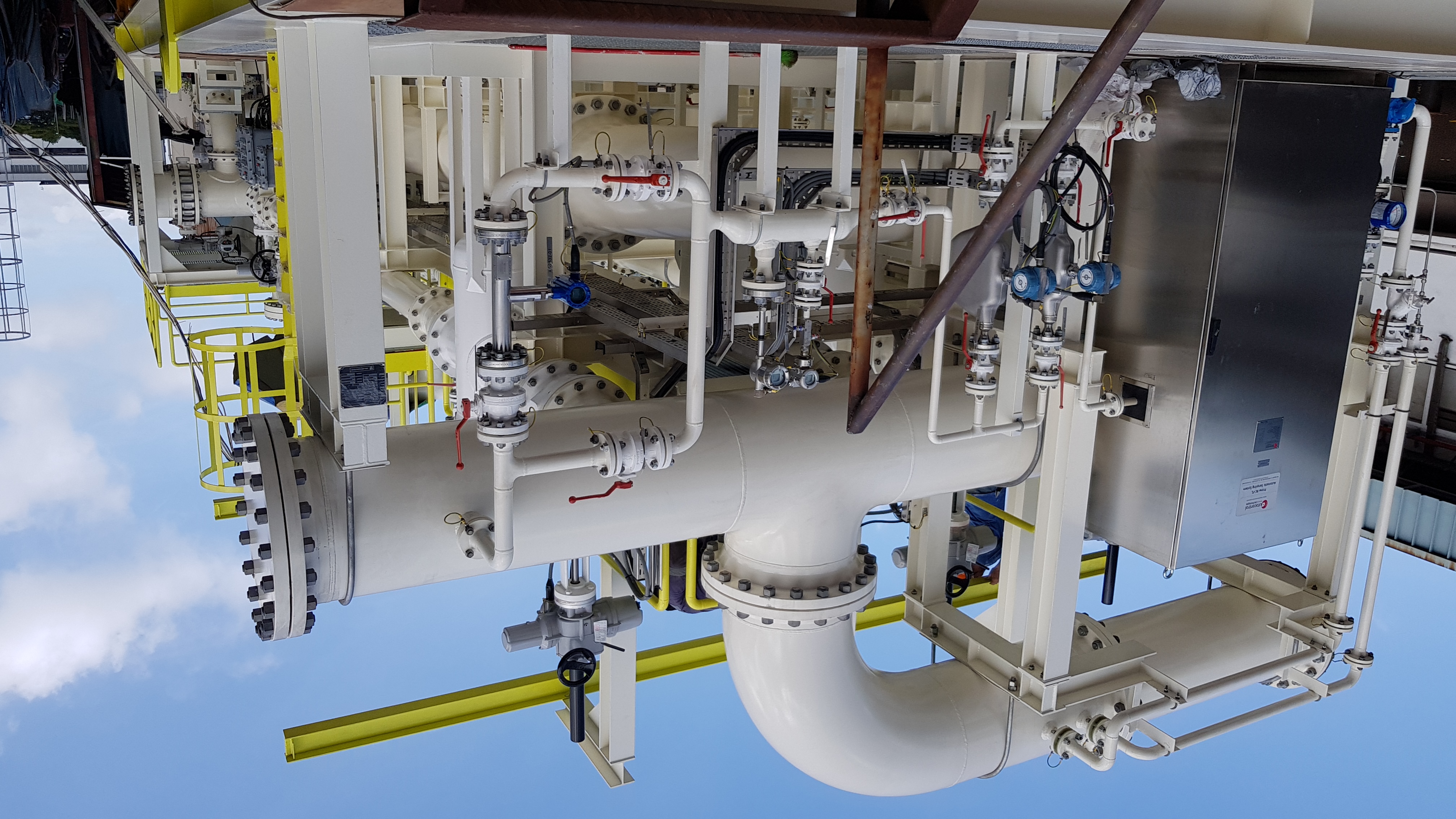 Analisador de teor de água ZT-100 instalado em oleoduto de petróleo bruto